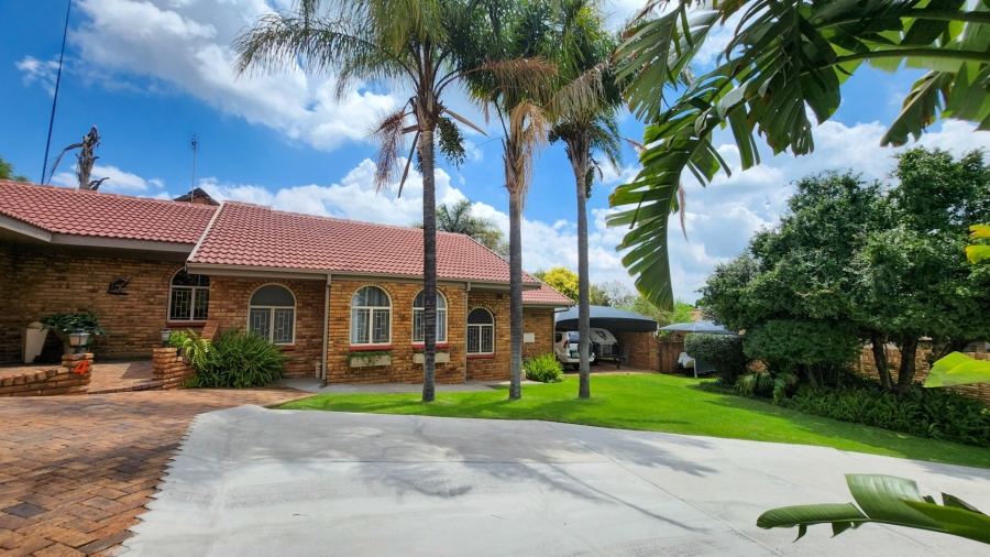 4 Bedroom Property for Sale in Doringkruin North West